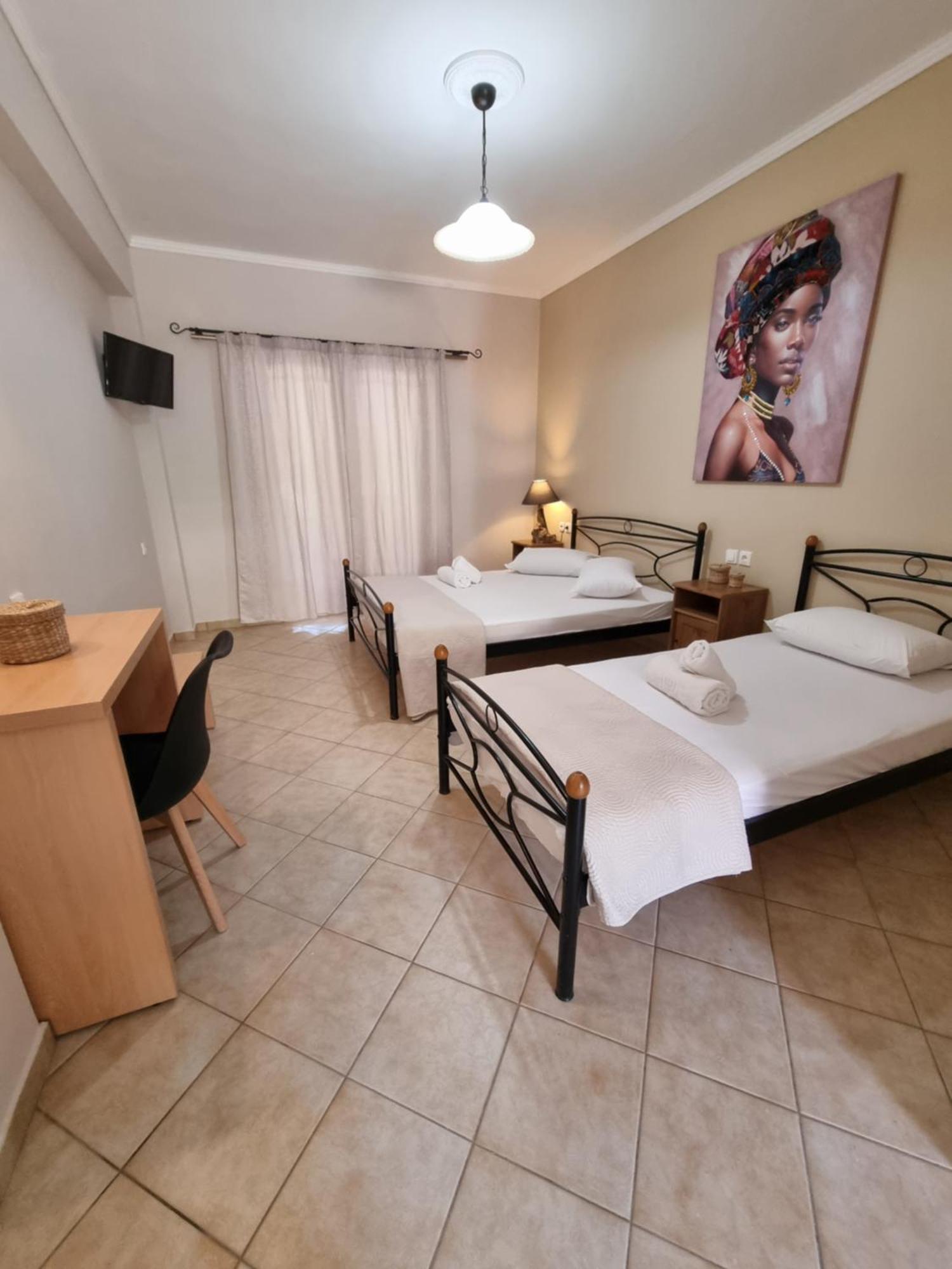 Marathon Studios & Apartments Keri Phòng bức ảnh