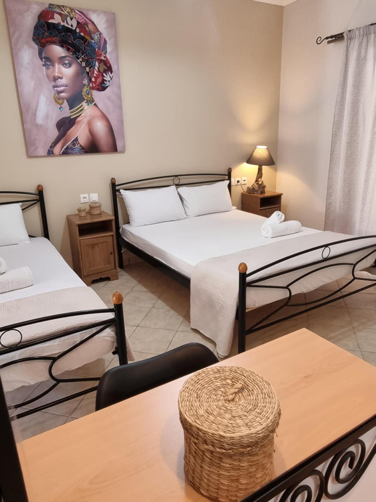 Marathon Studios & Apartments Keri Phòng bức ảnh