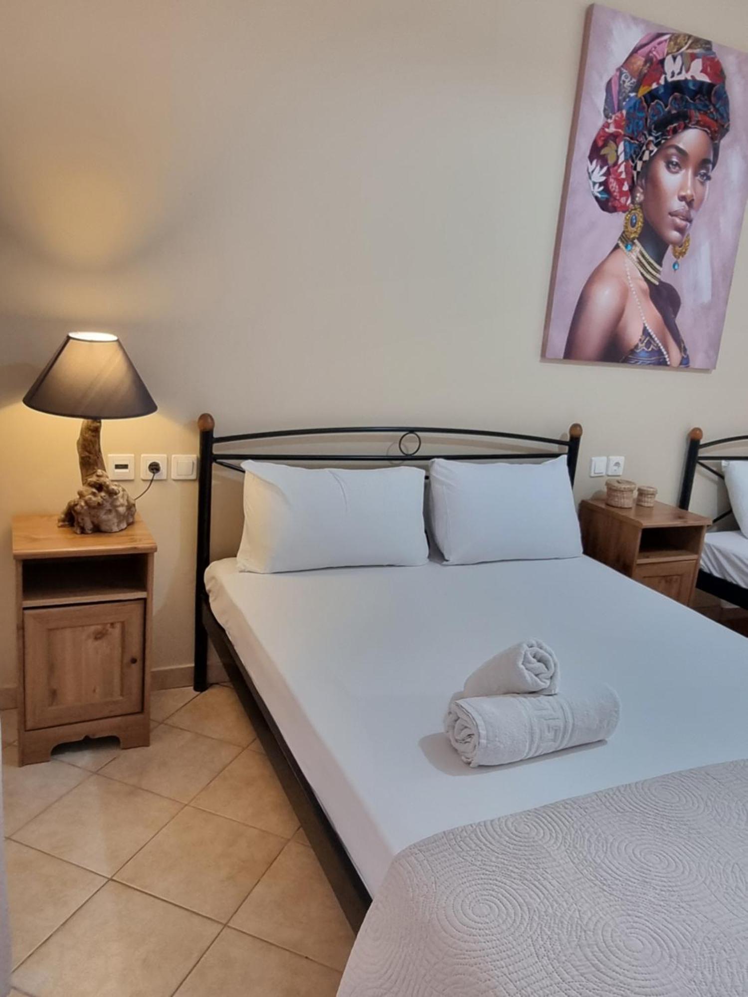 Marathon Studios & Apartments Keri Phòng bức ảnh